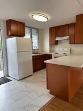 2001 Aupuni St in Honolulu, HI - Building Photo - Building Photo