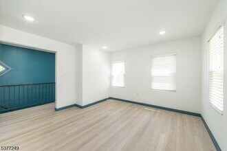 17 Mission St in Montclair, NJ - Building Photo - Building Photo