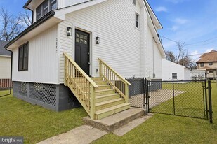 7803 Monroe Ave in Bristol, PA - Building Photo