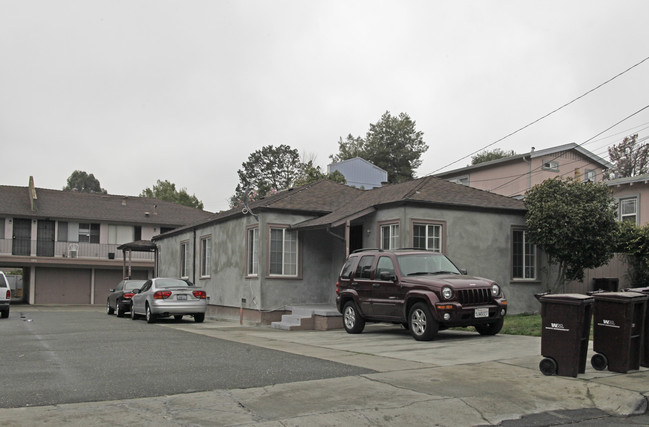 Lynde Street in Oakland, CA - Foto de edificio - Building Photo