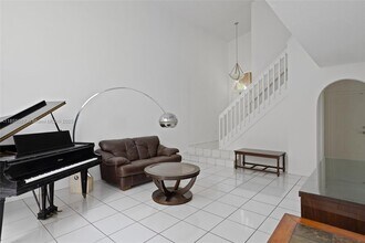 15623 SW 100th Ln in Miami, FL - Building Photo - Building Photo