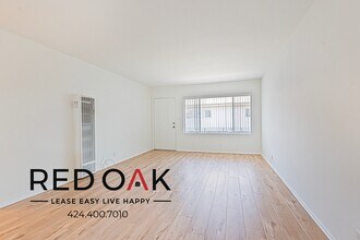 6045 Whitsett Ave in Los Angeles, CA - Building Photo - Building Photo