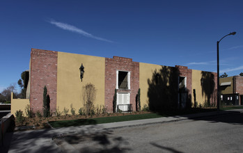 Richelieu Apartments in Riverside, CA - Building Photo - Building Photo