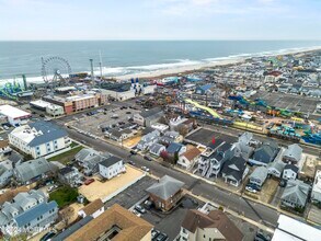 53 Sheridan Ave in Seaside Heights, NJ - Foto de edificio - Building Photo