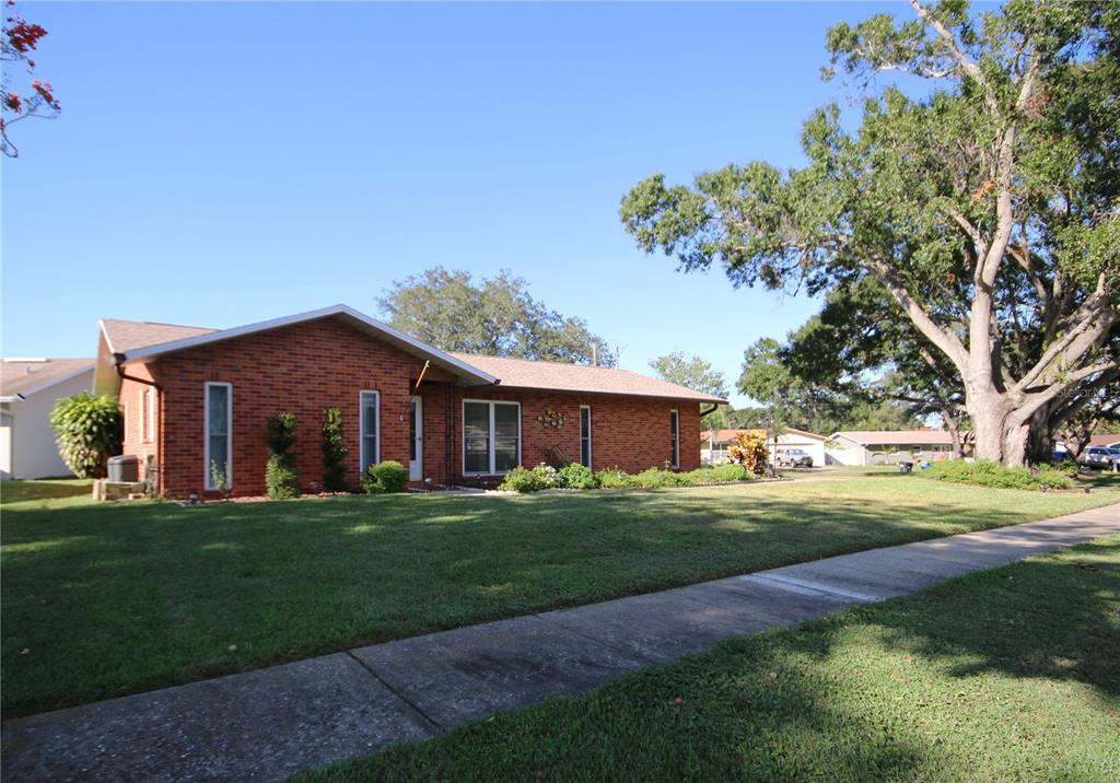 2248 Hemerick Pl in Clearwater, FL - Building Photo