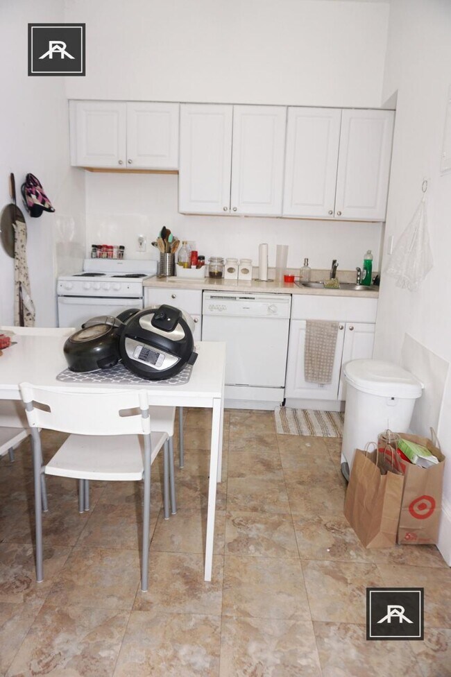 property at 1086 Commonwealth Ave