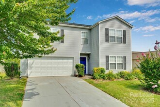 1828 Rustic Barn Dr in Huntersville, NC - Building Photo - Building Photo