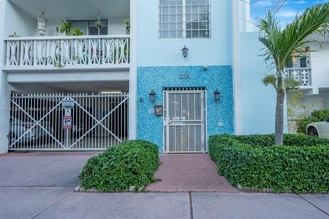 331 Collins Ave, Unit 205 in Miami Beach, FL - Building Photo - Building Photo