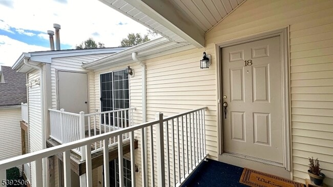 18 Potomac Dr in Bernards, NJ - Building Photo - Building Photo