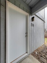 30 E Graves Rd in Spokane, WA - Foto de edificio - Building Photo