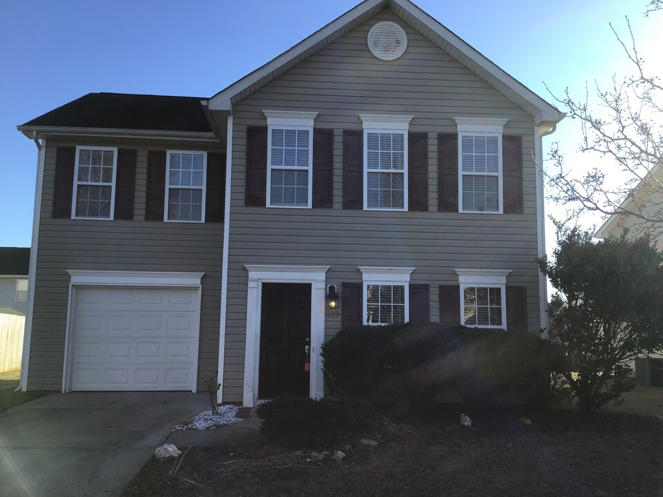 409 Tighfield Dr in Mebane, NC - Building Photo