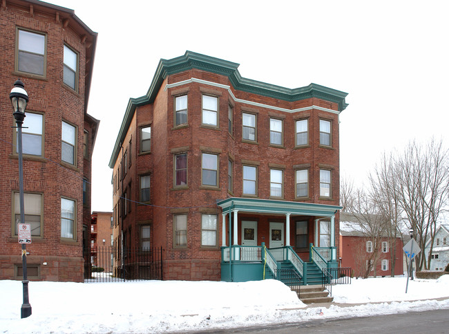 Alden & Dean Street Apartments in Hartford, CT - Building Photo - Building Photo