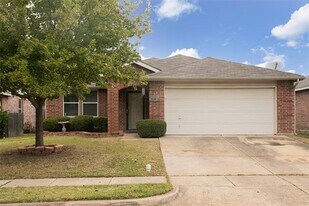 1961 Lariat Dr in Justin, TX - Building Photo