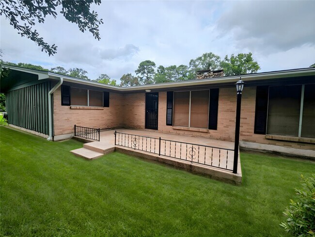 2015 Silver Leaf Dr in Spring, TX - Building Photo - Building Photo
