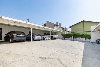 343 Warren Ln in Inglewood, CA - Building Photo - Building Photo