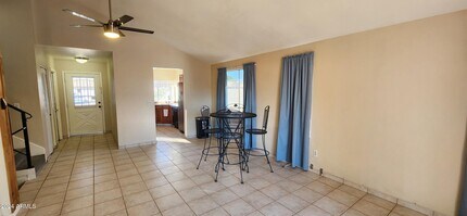 6809 W Cholla St in Peoria, AZ - Foto de edificio - Building Photo
