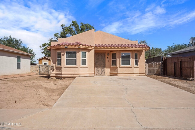 property at 871 Luisa Guerra Dr