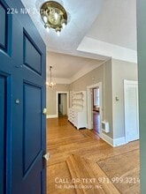 224 NW 20th Pl in Portland, OR - Building Photo - Building Photo