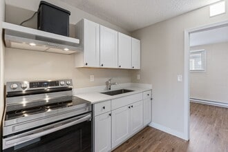 Raymond Apartments in Portland, OR - Building Photo - Building Photo