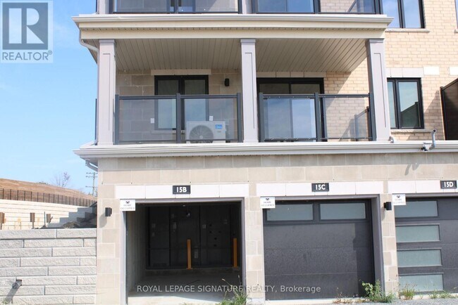 15B Lookout Dr in Clarington, ON - Building Photo - Building Photo