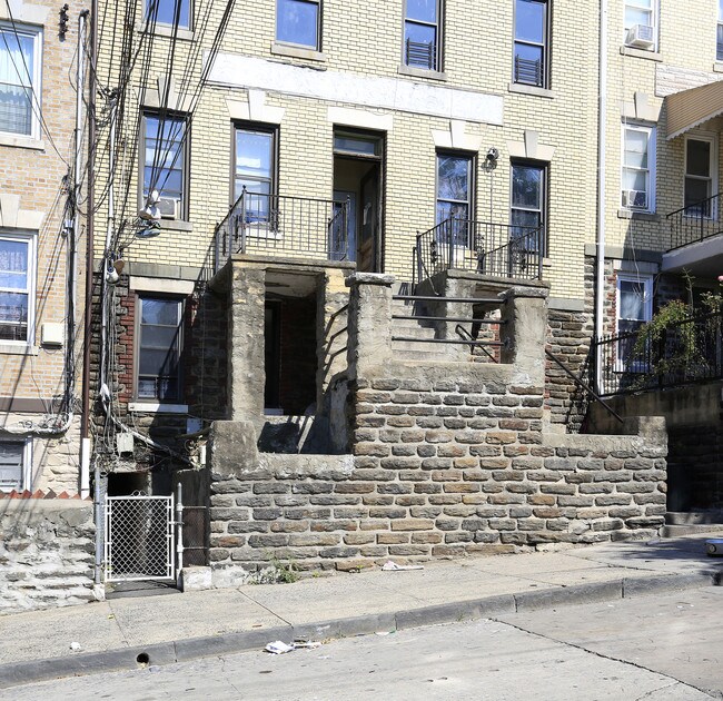 44 S Bleeker St in Mount Vernon, NY - Building Photo - Building Photo