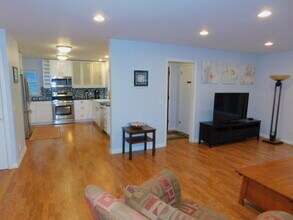 819 Kenwood Pkwy, Unit 11 in Minneapolis, MN - Foto de edificio - Building Photo