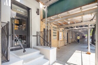 2-25 W 84th St in New York, NY - Building Photo - Building Photo