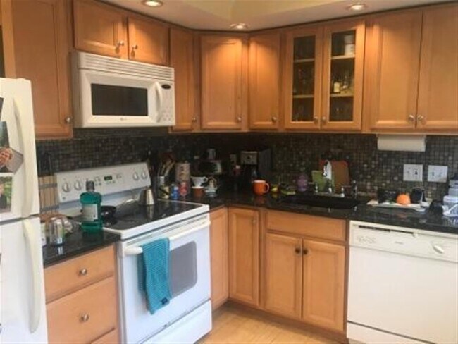 60 Hamilton St, Unit 1