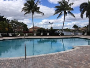 815 Vista Meadows Dr in Weston, FL - Building Photo - Building Photo