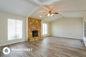 300 3 Oaks Dr in Midwest City, OK - Building Photo - Building Photo
