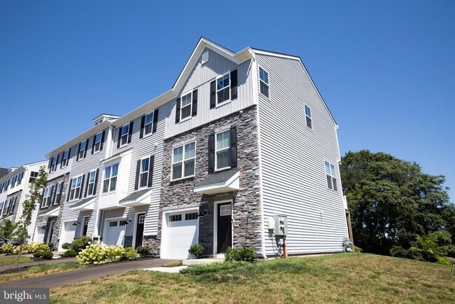 829 Pecan Rd in Spring City, PA - Building Photo - Building Photo