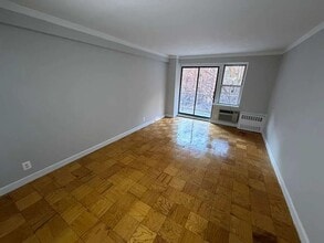 83-33 118th St, Unit 3 in Queens, NY - Foto de edificio - Building Photo