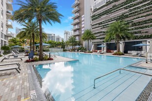 2703 Biscayne Blvd, Unit 3rd  floor in Miami, FL - Building Photo