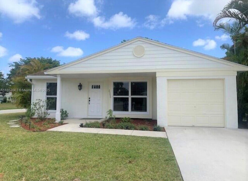 23260 New Coach Way in Boca Raton, FL - Building Photo
