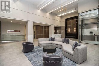 4055-4055 Parkside Village Dr in Mississauga, ON - Building Photo - Building Photo