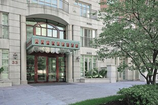 33 Delisle Ave in Toronto, ON - Building Photo