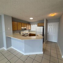 8710 N Sherman Cir in Miramar, FL - Building Photo