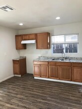 308 Oswell St in Bakersfield, CA - Building Photo - Building Photo