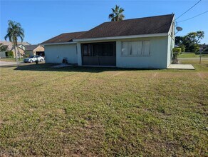 927 SE 19th St in Cape Coral, FL - Building Photo - Building Photo