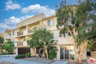 14816 Friar St in Los Angeles, CA - Building Photo