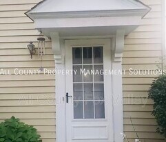 235 Winfield Ct in Vernon Hills, IL - Building Photo