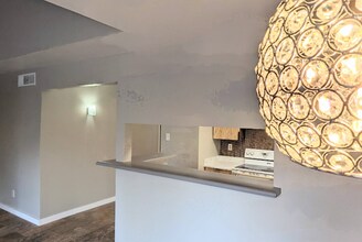 7200 T C Jester Blvd, Unit 4301 in Houston, TX - Foto de edificio - Building Photo