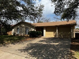 3872 Honeysuckle Ln in San Angelo, TX - Building Photo