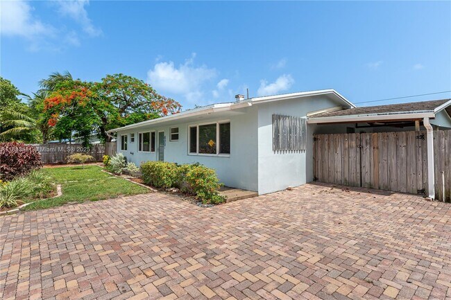 800 NE 24th St in Pompano Beach, FL - Building Photo - Building Photo