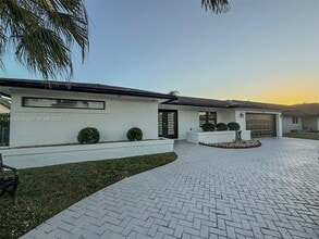 11820 NW 23rd St in Pembroke Pines, FL - Building Photo - Building Photo