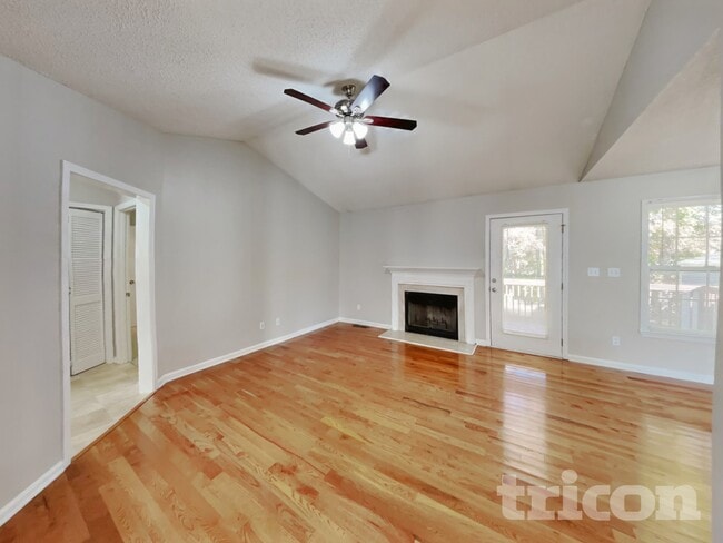 121 Quiet Refuge Ln in Garner, NC - Foto de edificio - Building Photo