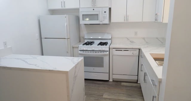 11527 Ohio Ave, Unit Apt 3 in Los Angeles, CA - Foto de edificio - Building Photo