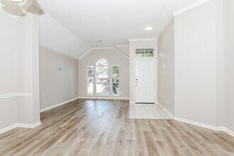 8310 E Copper Lakes Dr in Houston, TX - Building Photo - Building Photo