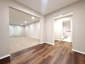 27654 Echo Valley E in Farmington Hills, MI - Building Photo - Building Photo