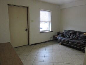 4537 Piedmont Rd in Huntington, WV - Foto de edificio - Building Photo